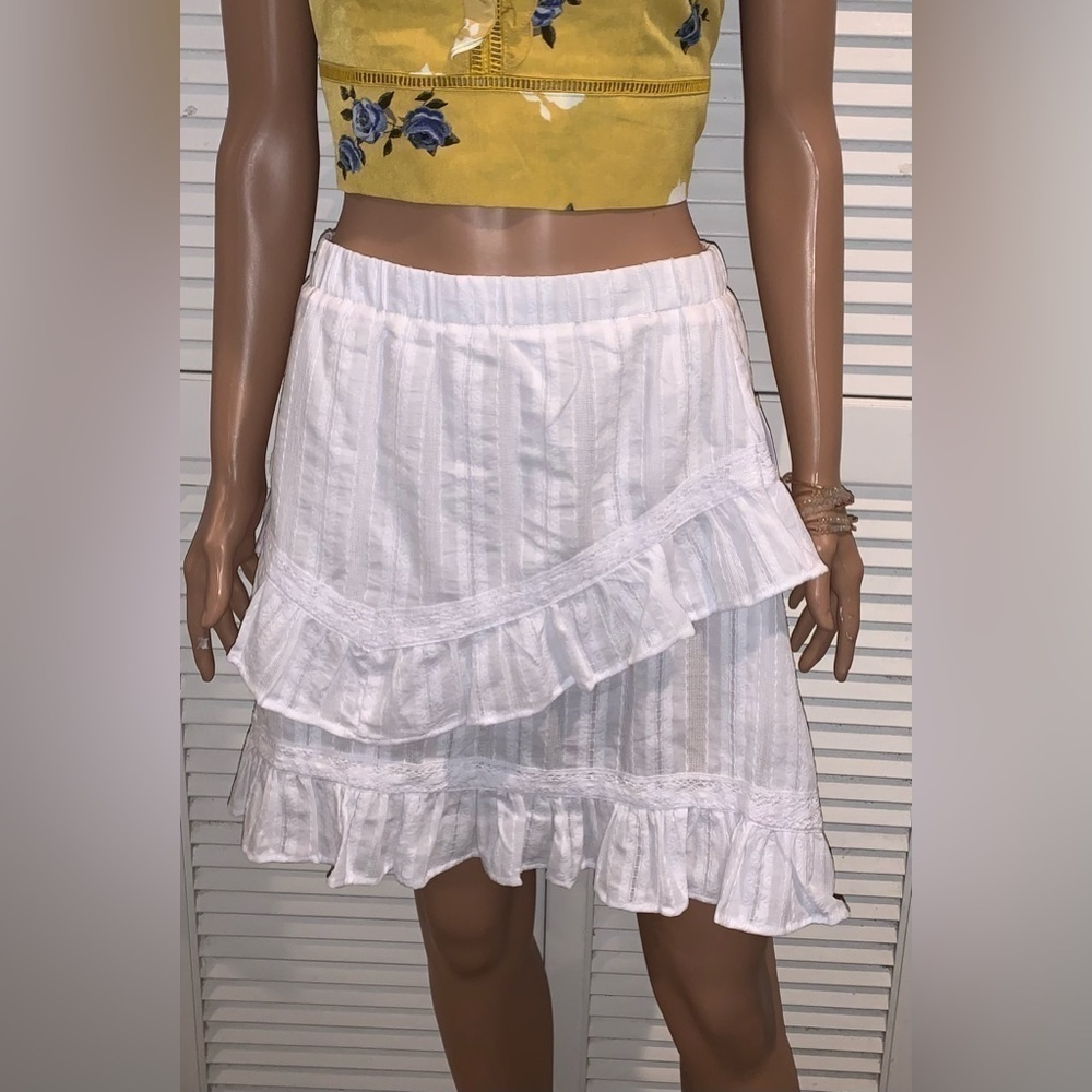 White Boho style midi skirt new without tags Small